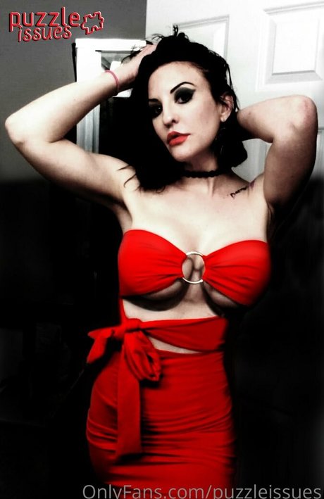 puzzleissues model sexy pics