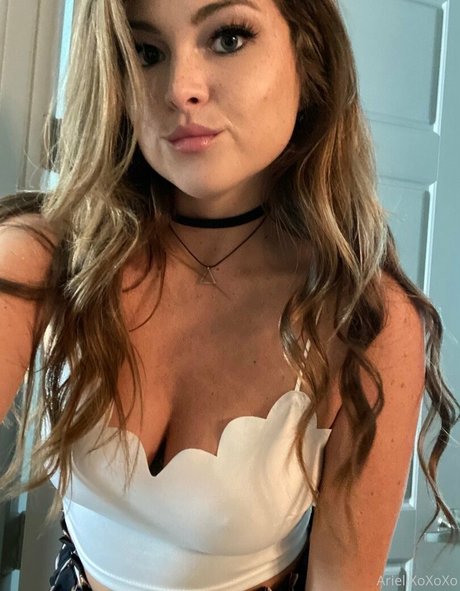 ariellxoxoxo pornstar naked galleries