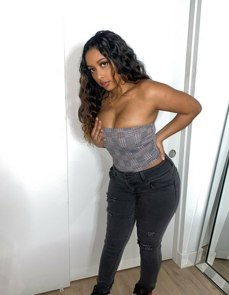 jetdope erotic actress pictures