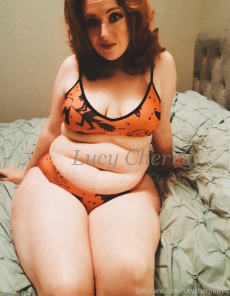 lucycherriefree pretty star pics