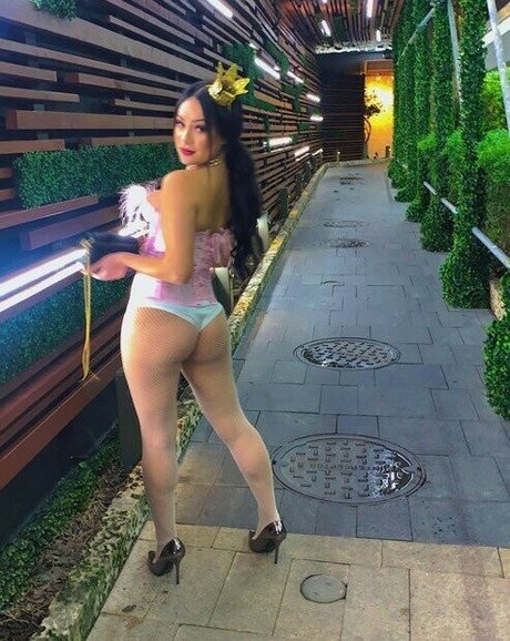 scauzz erotic star img