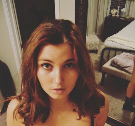 Suckingonmylollipop pornstar hot photos