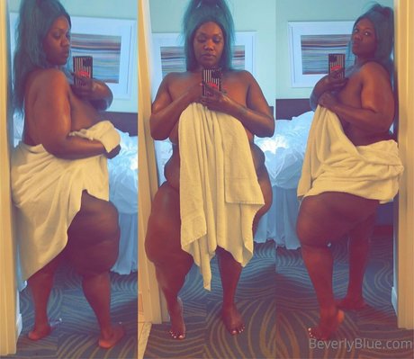 beverlyblue3x hot model pic