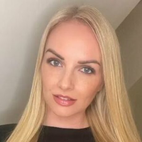 blonde wife onlyfans beautiful naked picture