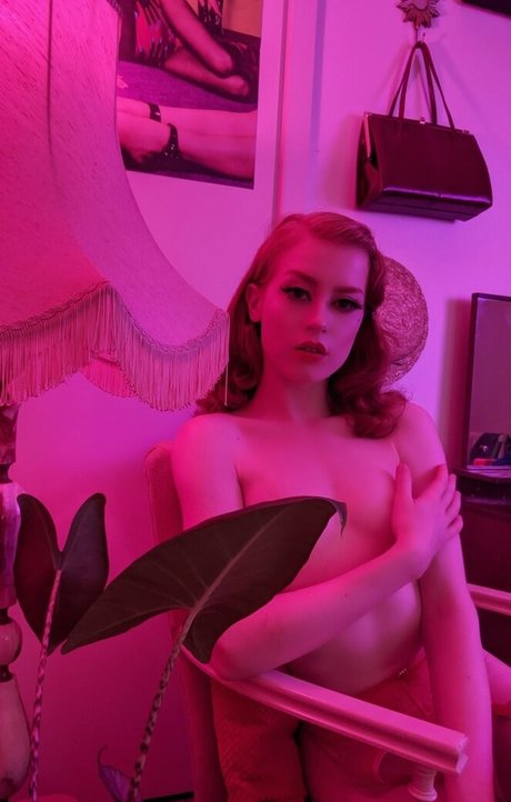 lunarouxfree pornstar top galleries