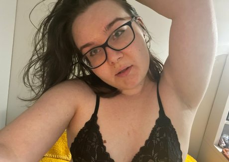 Naughtychubbynixiesin sexy pornstar pics