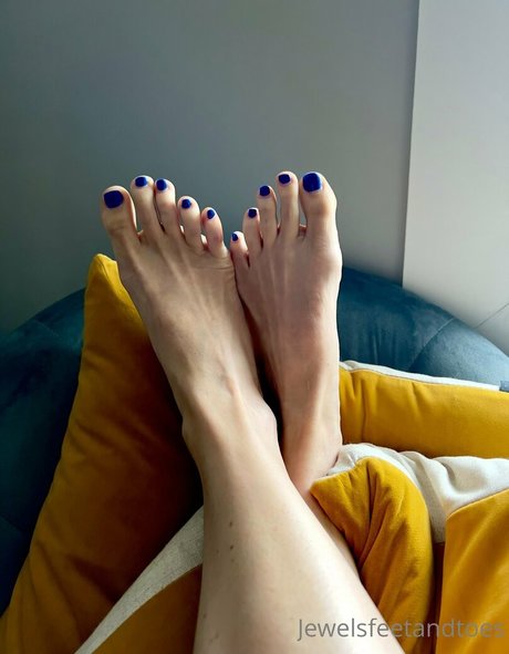 jewelsfeetandtoes pornstar sexy photo