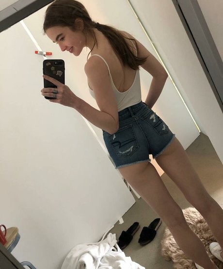 athletic blonde onlyfans art naked img