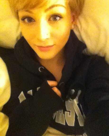 Emmpot star hot picture