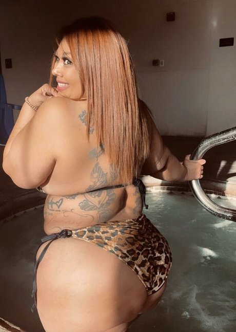 SueAnn pornstar nude image