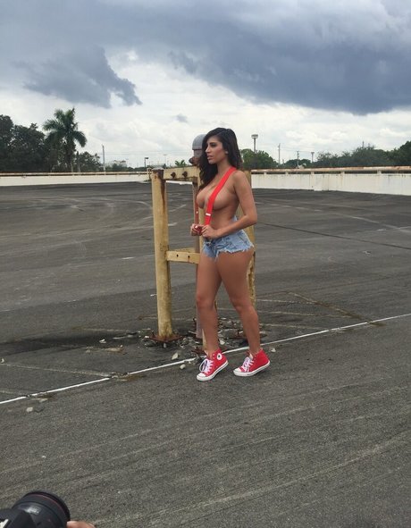 latina shemale onlyfans erotic picture