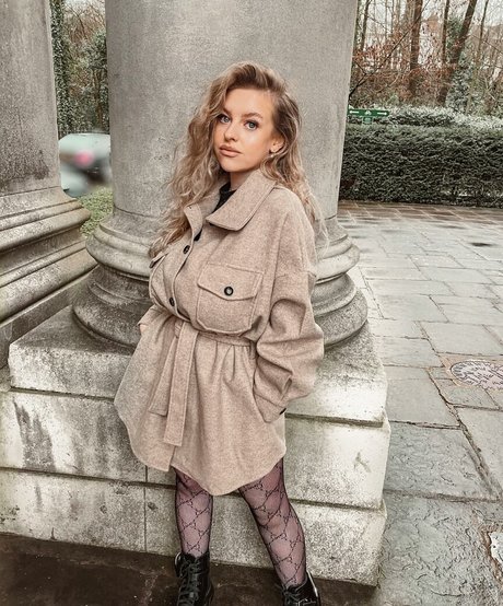 Amber R Brightman perfect actress photo