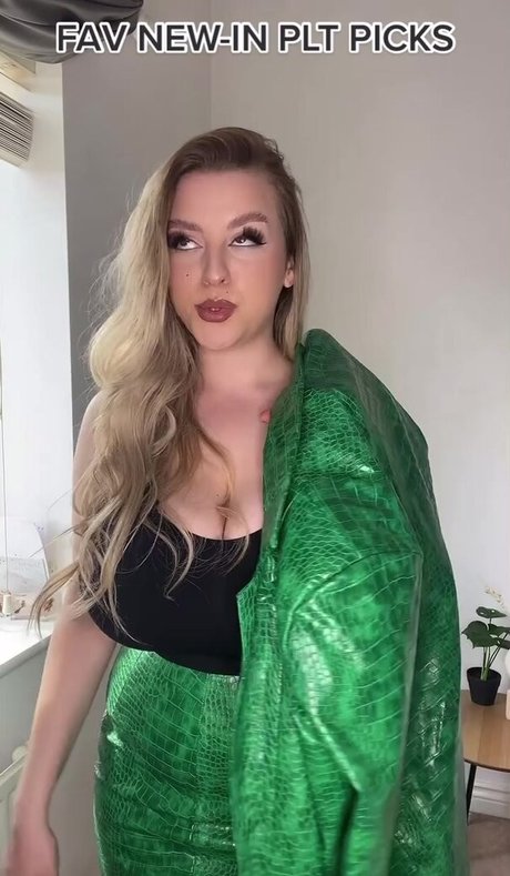 Amber R Brightman pornographic actress pictures