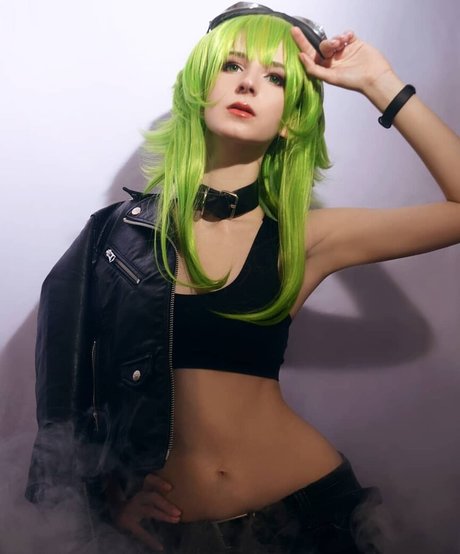 Holly White model nude photos