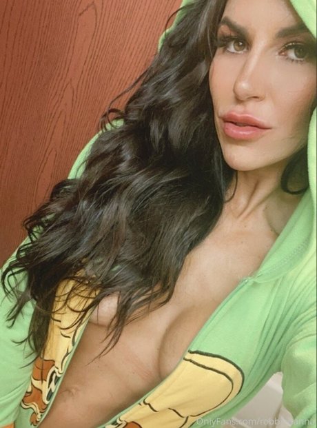 Robbie Welsh Hanna model hot gallery