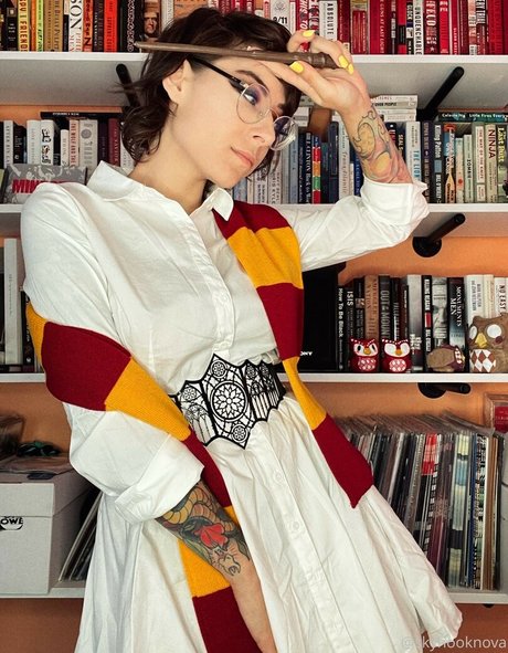 gorgeous milf onlyfans top image