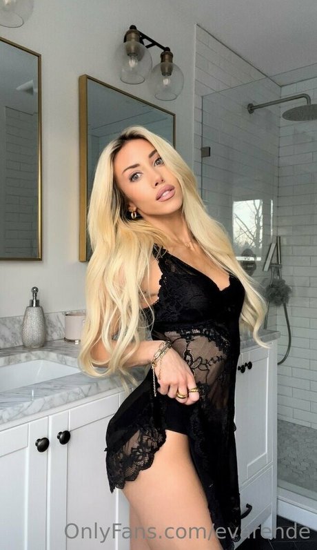 Eva Rende model art archive