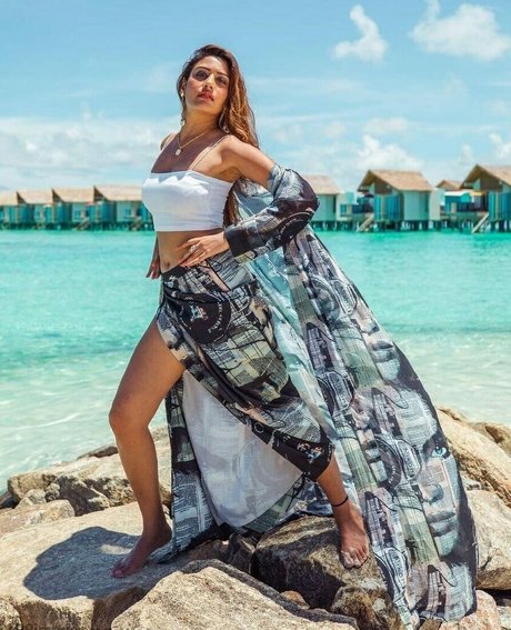 nerdy teen onlyfans erotic images