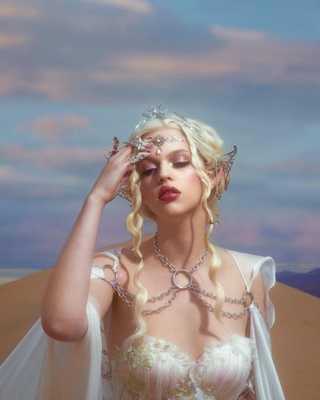 Emma Karla Peet perfect actress image