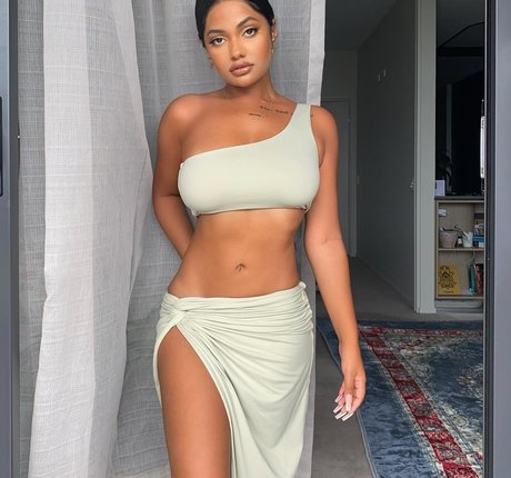 Ari Kumar nudes model archive