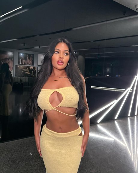 Ari Kumar pornstar xxx galleries