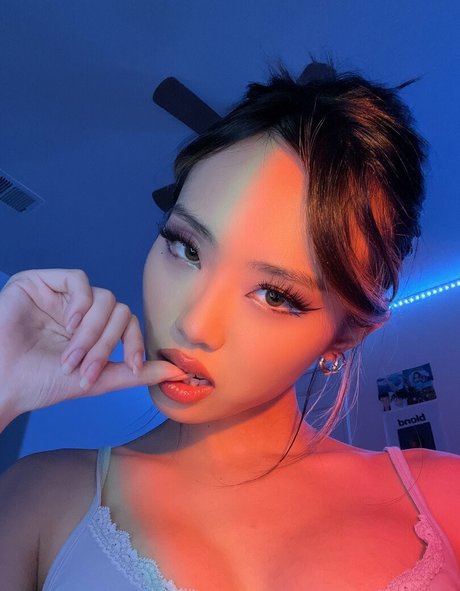 chubby nude onlyfans free sexy image