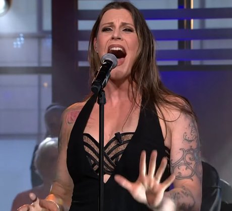 WomenMetal star nude pic