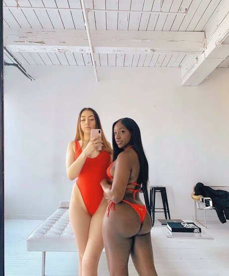 bribriann6722 pornstar adult pics