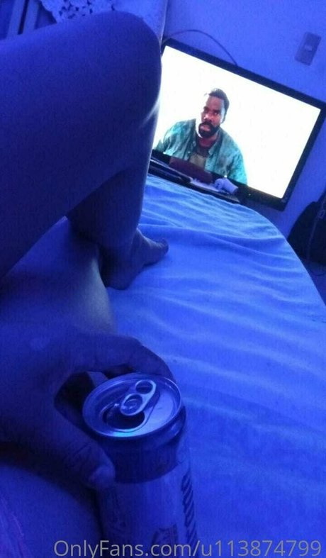 Itzel Loera exclusive actress galleries