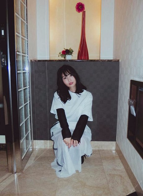 Aika Yumeno nude model picture