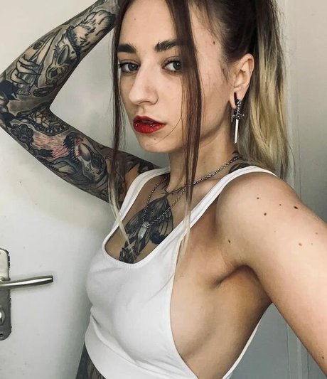 pandatylr erotic actress pic