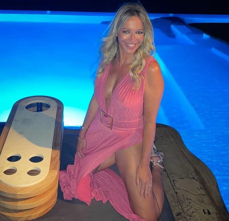 Elenamici pornstar sexy gallery