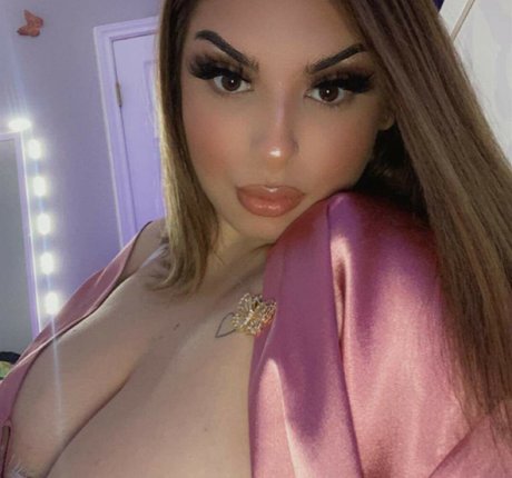 Daniela Ehimy pretty model pictures