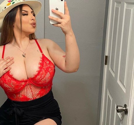 Daniela Ehimy star sexy picture