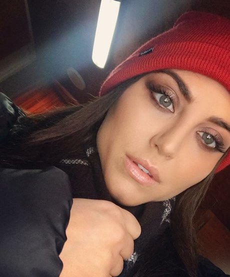 Cassie Scerbo naked actress archive