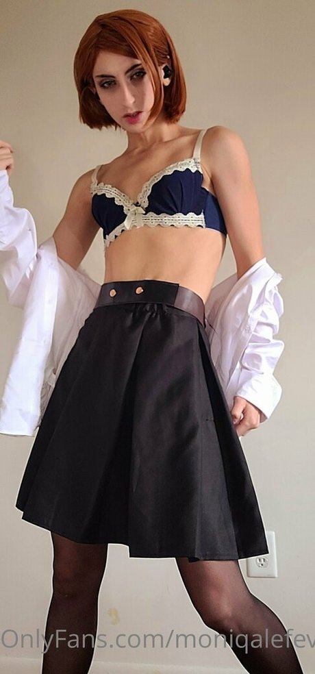 Moniqa Lefevre nude model pics