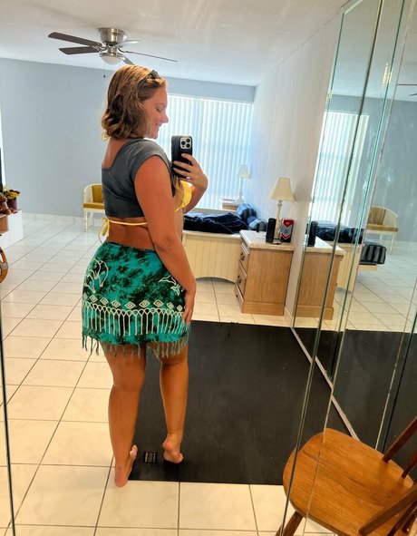 big tits brunette onlyfans free naked img