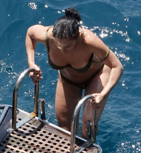 beautiful teen onlyfans erotic image