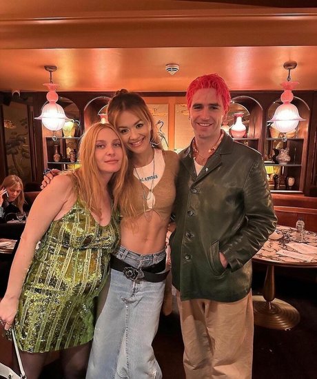 big tits brunette onlyfans free naked images