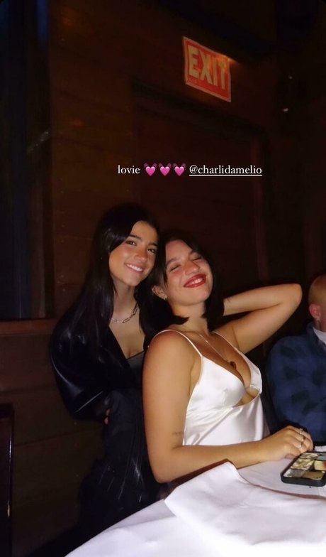 Mackenzie Ziegler sexy star galleries