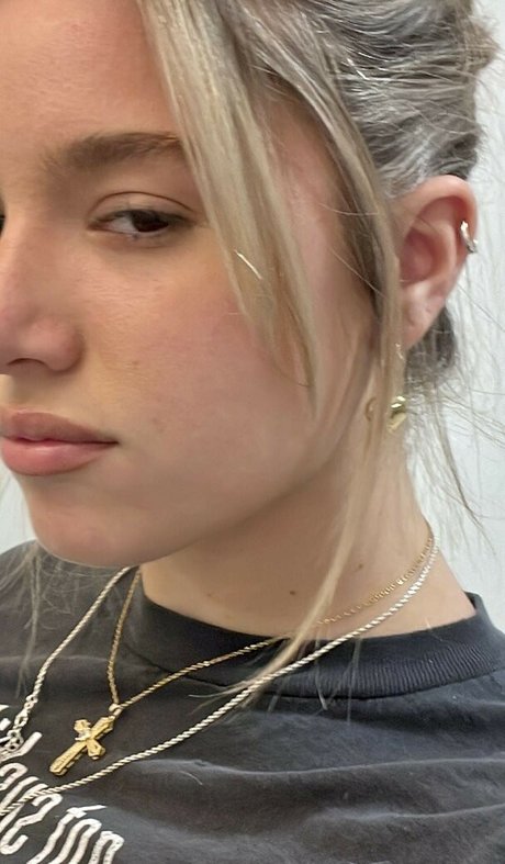 Mackenzie Ziegler sexy star pic