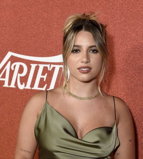 Mackenzie Ziegler naked star photo