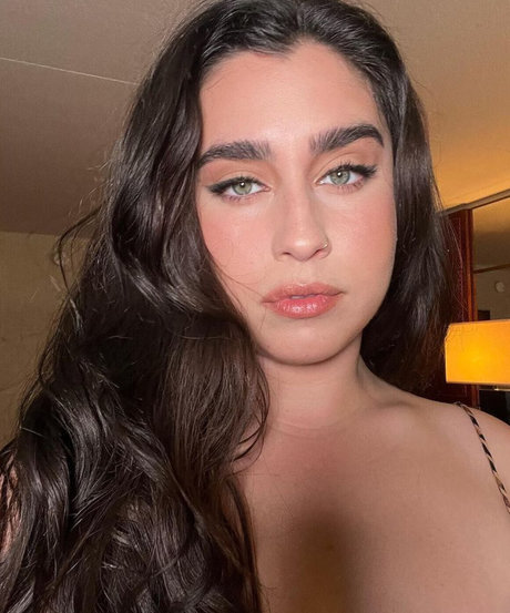 Lauren Jauregui sex star img