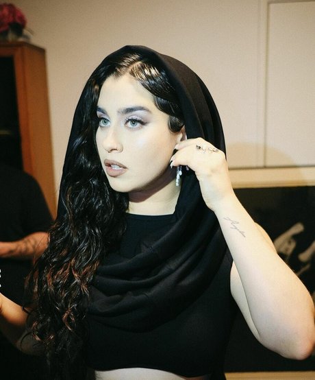 Lauren Jauregui nude model images