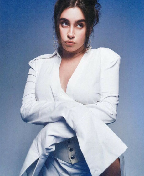 Lauren Jauregui star naked pics