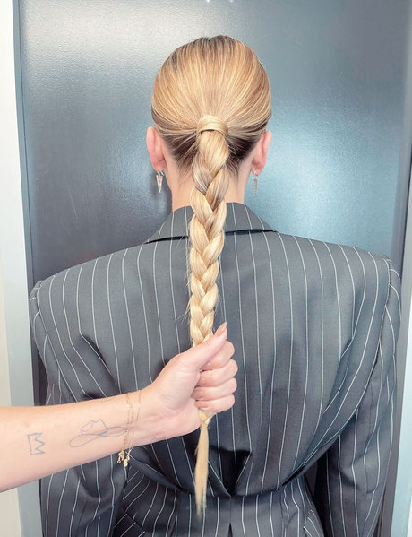 Kaley Cuoco pornstar photo