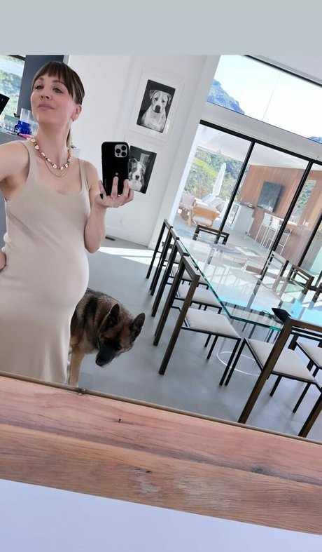 Kaley Cuoco model sex gallery