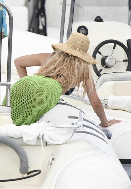 asian young onlyfans pornos images