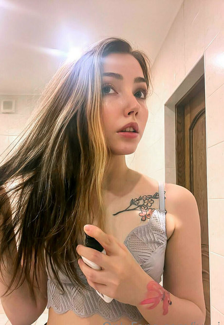 asian lesbian onlyfans hot sex images