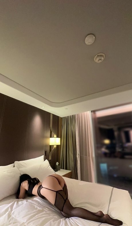 lesbian seduction onlyfans hd archive